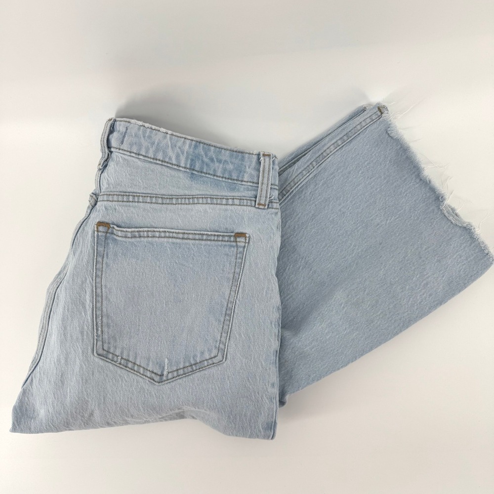 Abercrombie & Fitch The 90s Relaxed Jean 30/10 Light Wash Distressed High Rise